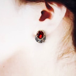皇冠晶紅寶石耳環【耳環可換】 第3張的照片