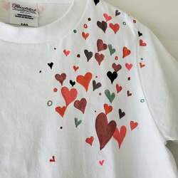 「ハートがいっぱい」ペイントTシャツ 4枚目の画像