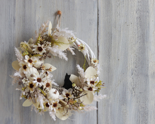 megページ 白い小花と紫陽花の三日月リース meg様専用ページ 白い小花