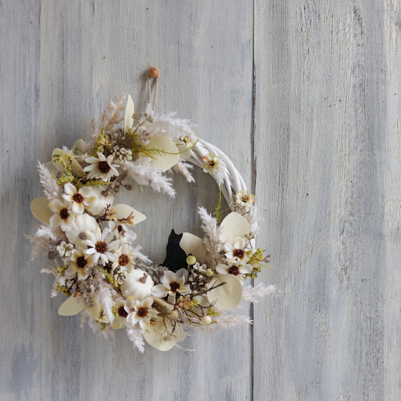 ハロウィンガーデン～ホワイトパンプキンの三日月リース リース