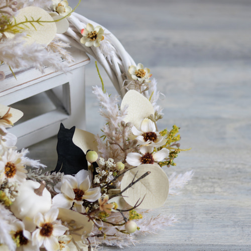 ハロウィンガーデン～ホワイトパンプキンの三日月リース リース