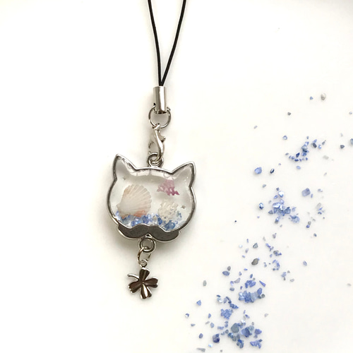 沖縄の海- 猫ちゃんストラップ 《星砂・貝殻・枝珊瑚 封入