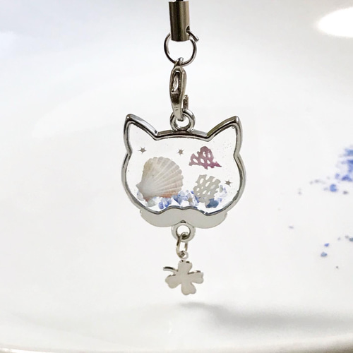 沖縄の海- 猫ちゃんストラップ 《星砂・貝殻・枝珊瑚 封入