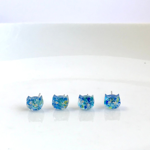 琉球ガラスと星砂の猫 ピアス(イヤリング) ピアス（スタッド・一粒