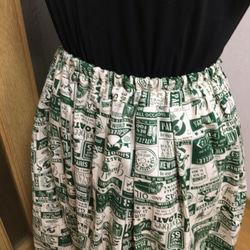 ウエストゴムのポップなスカート 緑 3枚目の画像