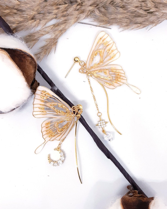 Miss Paranoid 偏執狂小姐 透白金箔蝴蝶樹脂耳環 925銀/鋼針 第3張的照片