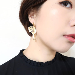 Miss Paranoid 偏執狂小姐 透白金箔蝴蝶樹脂耳環 925銀/鋼針 第4張的照片