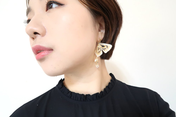 Miss Paranoid 偏執狂小姐 透白金箔蝴蝶樹脂耳環 925銀/鋼針 第5張的照片