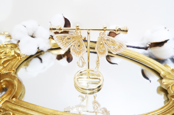 Miss Paranoid 偏執狂小姐 透白金箔蝴蝶樹脂耳環 925銀/鋼針 第9張的照片