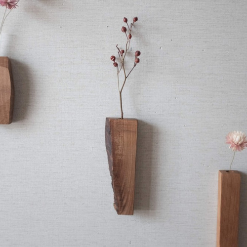 一点物のエンジュの壁掛け一輪挿し① 一輪挿し・花瓶・花器 ヨハク木工
