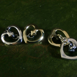 銀和黃銅的組合，心形袖口鏈接復古風格 第2張的照片
