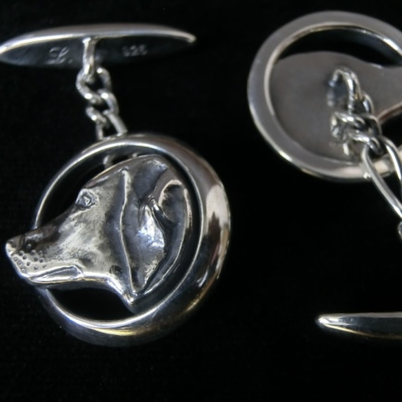 犬のカフリンクス　シルバー製、イヌのカフス　　 3枚目の画像