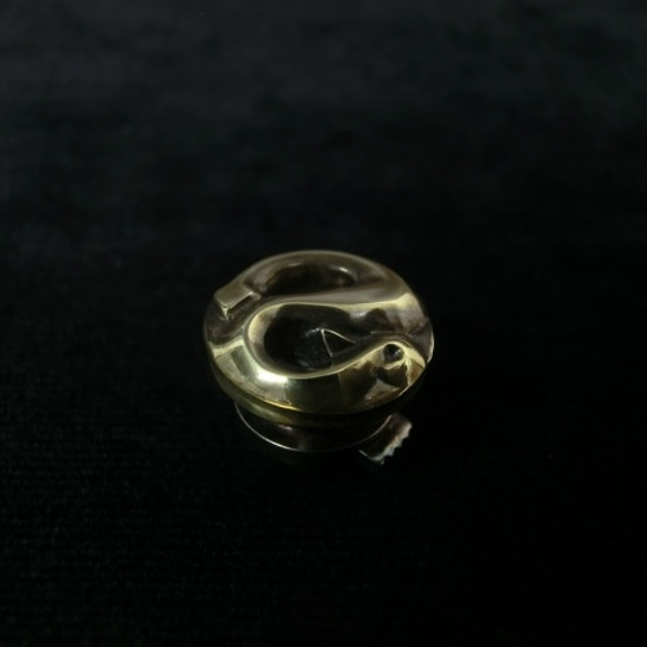 ヘビのラペルピン　蛇のピンバッジ　ピンズ　ブローチ　 2枚目の画像