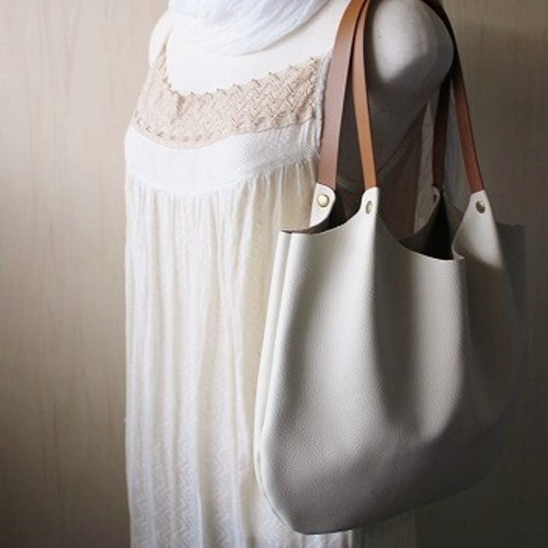 くたくた本革トートバッグL：シュリンクホワイト 生活防水レザー