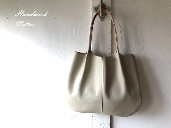 【新品】本革 （ヌメ）ベージュ トートバッグ bc6b21241e34bc082371f1b57effa9
