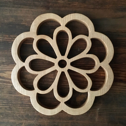 鍋敷き（菊） 国産カエデ材　無垢一枚板 2枚目の画像