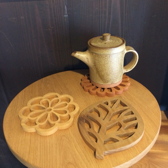 鍋敷き（菊） 国産カエデ材　無垢一枚板 5枚目の画像