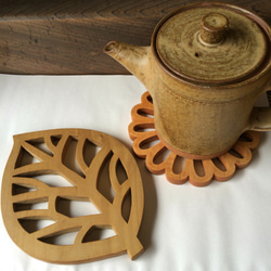 鍋敷き（葉っぱ） 国産クリ材　無垢一枚板 7枚目の画像