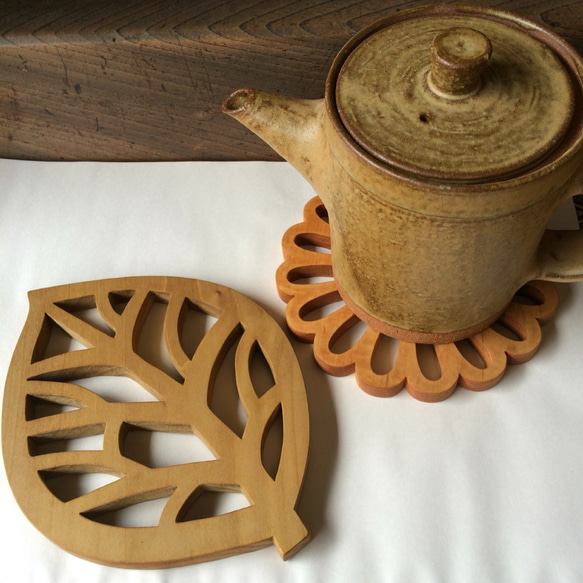 鍋敷き（葉っぱ） 国産クリ材　無垢一枚板 7枚目の画像