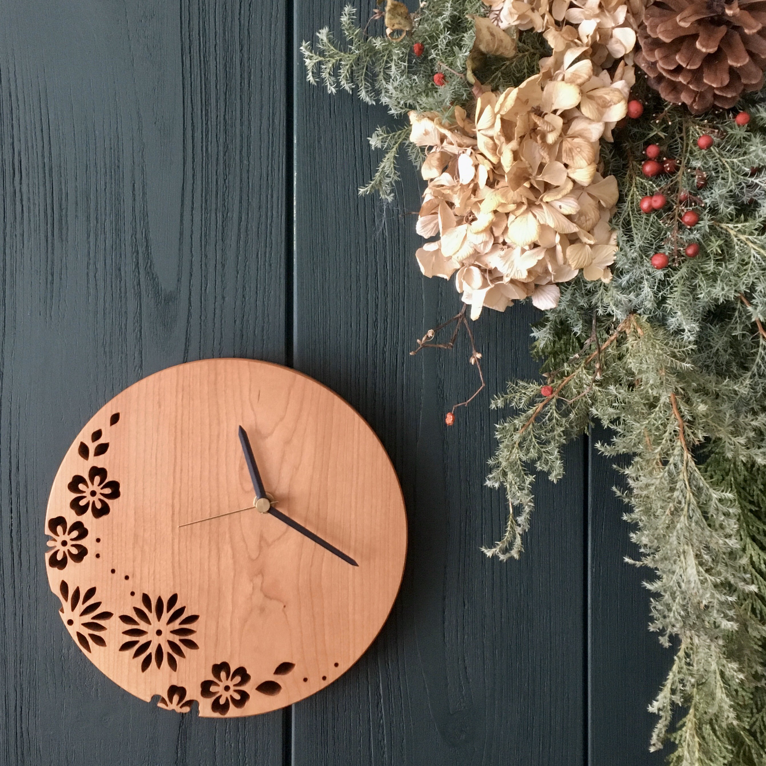 花模様の透かし彫り時計／丸／チェリー【送料無料】※受注制作品
