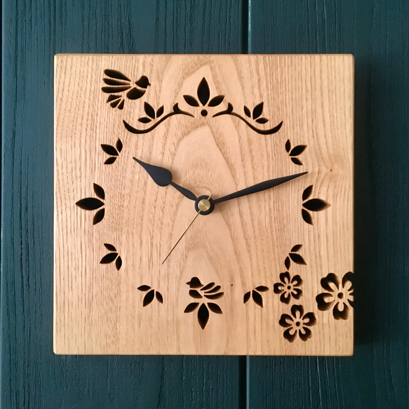 鳥と葉模様の透かし彫り時計／四角／クリ【送料無料】※受注制作品 3枚目の画像