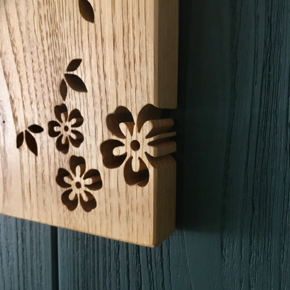 鳥と葉模様の透かし彫り時計／四角／クリ【送料無料】※受注制作品 4枚目の画像