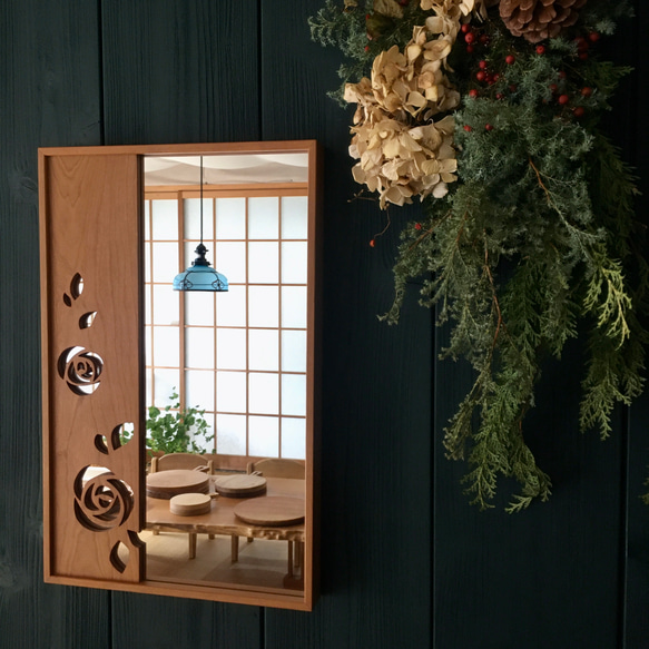 透かし彫り鏡（大）バラ柄  チェリー材【送料無料】 5枚目の画像