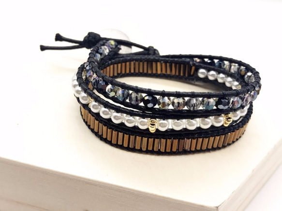 3 Wraps bracelet with beads  (3圈黑珍珠手鍊) 第2張的照片