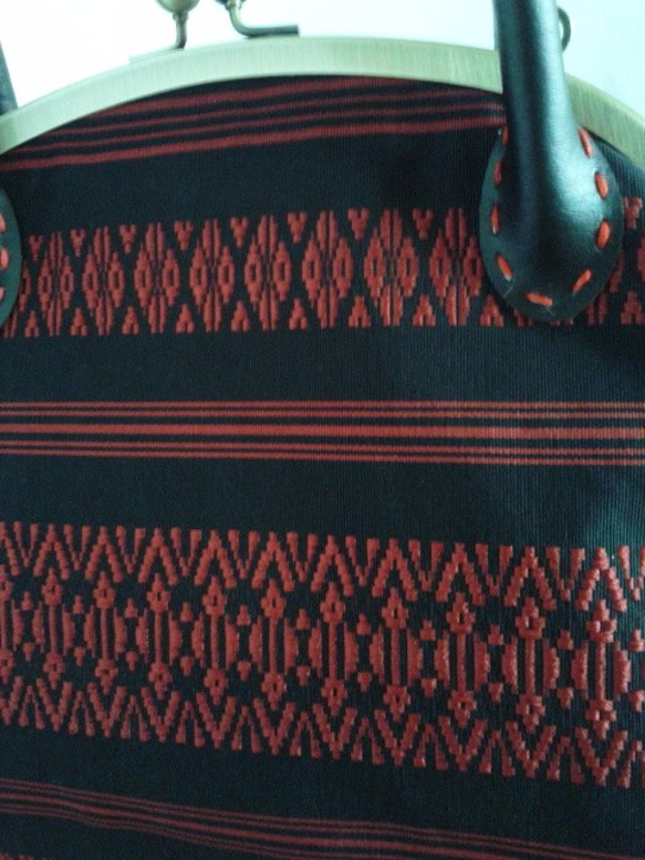 博多織名古屋帯・がま口バッグ・赤と黒 4枚目の画像