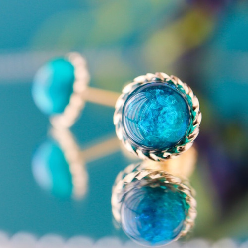 秋色 色が変わる 碧色一粒ピアス(イヤリング) 〜forest spring