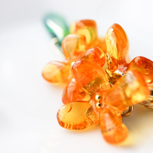 琥珀の金木犀ネックレス 秋色 秋 花 キンモクセイ 金木犀 琥珀 バル