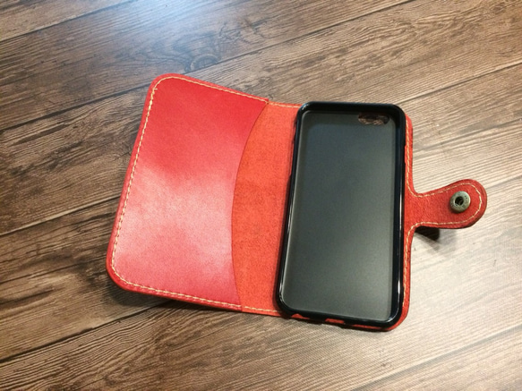 レザーiPhoneケース ヌメ革 赤 2枚目の画像
