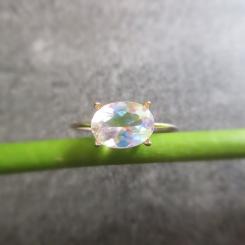 アンデシンラブラドライト 0.72ct 6.53×4.73mm オーバルカット
