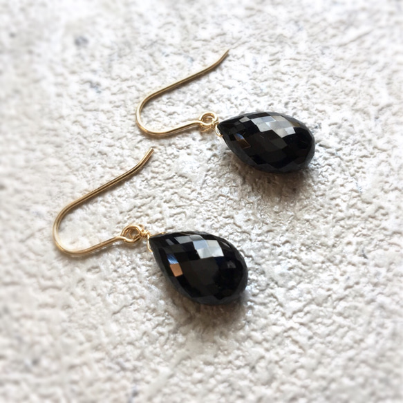 [八月生日石] 美麗的“黑色尖晶石”吊墜耳環/耳環 第4張的照片
