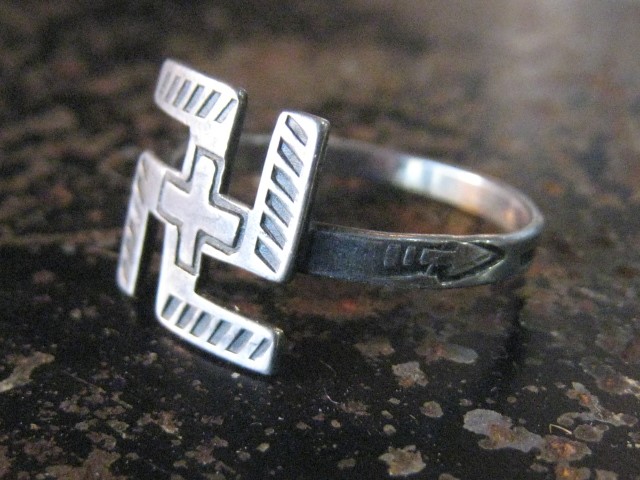 ナバホ 細卍 スワスティカＲＩＮＧ ハービースタイル