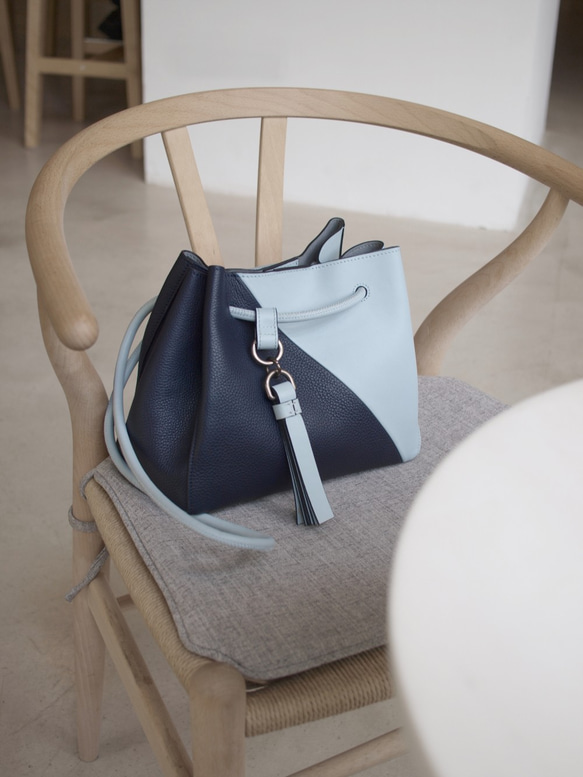 Blanc de Blancs small tote bag- sky blue& navy blue 4枚目の画像