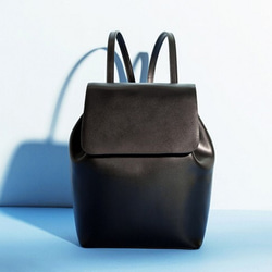 【夏新商品】牛革　レザー バックパック鞄　Black S 1枚目の画像
