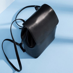 【夏新商品】牛革　レザー バックパック鞄　Black S 2枚目の画像