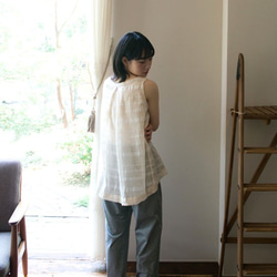 OrganicCotton &Linenボーダー　後ろタックのノースリーブブラウス 5枚目の画像