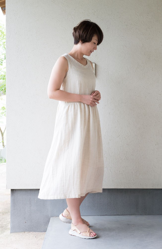 【レビューで送料無料】 and Khadi NIELSEN 美品BESS Coリネンギャザーワンピース ワンピース