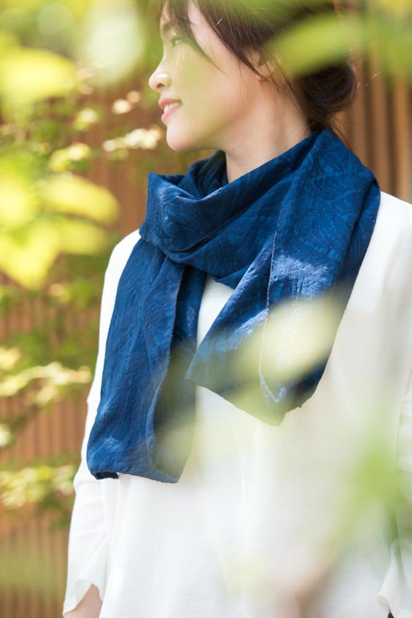 有機棉靛藍夏季圍巾【植物編織圖案】 第3張的照片