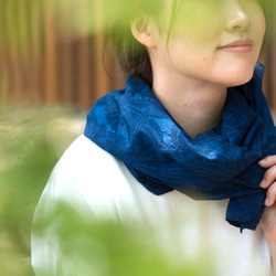 有機棉靛藍夏季圍巾【植物編織圖案】 第4張的照片