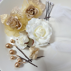 チュールの白金薔薇の髪飾り 3枚目の画像
