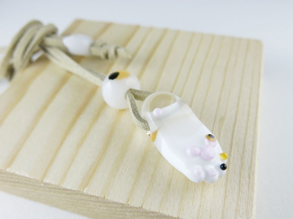 猫の手ペンダント（三毛） 1枚目の画像