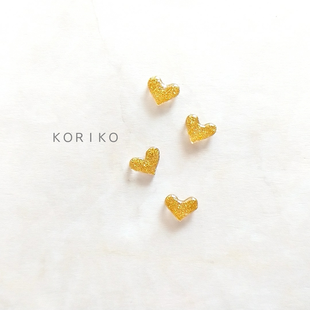 ハート×ゴールドラメ＊ミニピアス/イヤリング＊小ぶり＊ ピアス