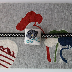 花　帯留め　黒色　麻　日本刺繍 4枚目の画像
