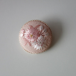 桜のブローチ　絹　日本刺繍 1枚目の画像