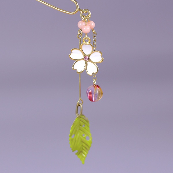 ミニかんざし　黄銅・上質鍍金　桜　中　スワロ入　チェコビーズ付／さくら・サクラ