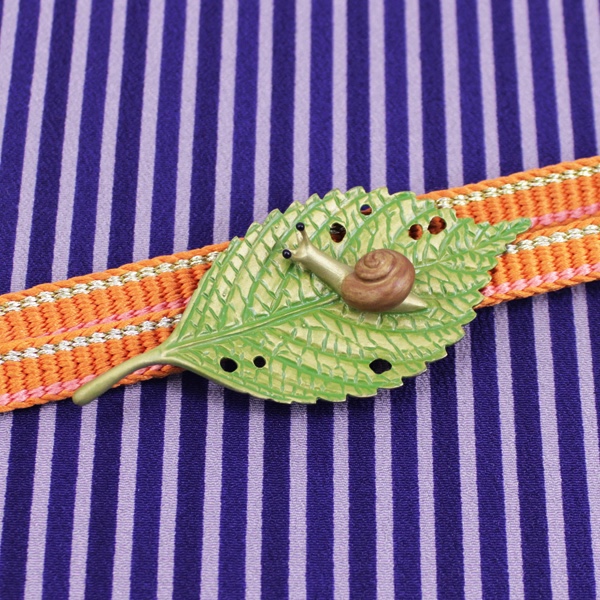 帯留　黄銅製　紫陽花葉に蝸牛／かたつむり・カタツムリ