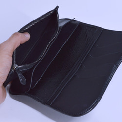 ロングウォレット　セミロングサイズ　隠しスタッズ付　手縫い　イタリアンレザー　シュリンクレザー　独自技法　 3枚目の画像